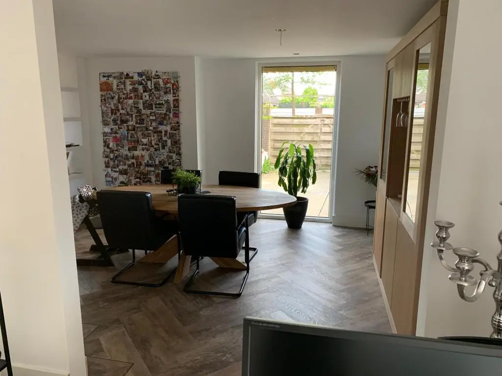 Aanbouw woning binnen