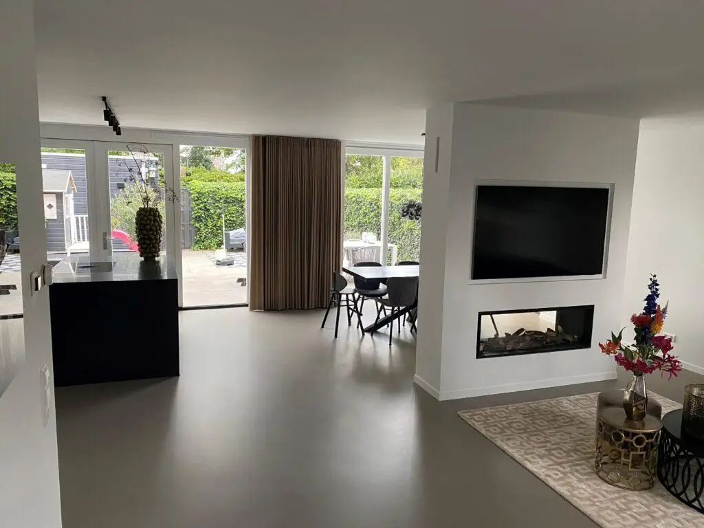 Aanbouw woning binnen