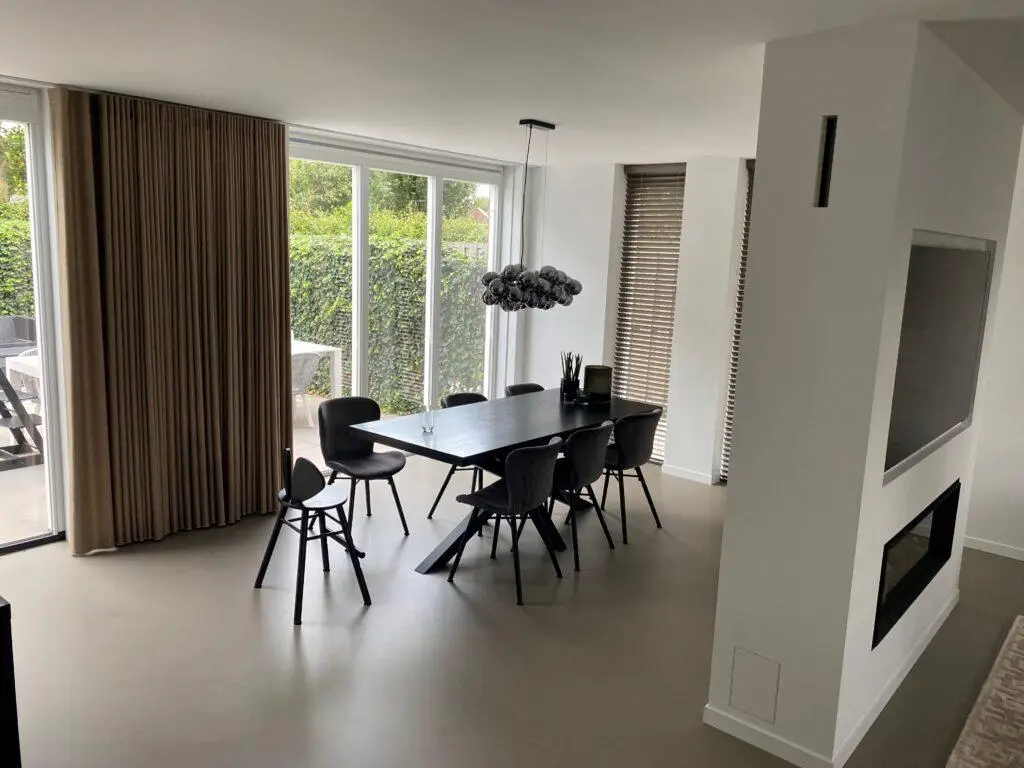Aanbouw woning binnen