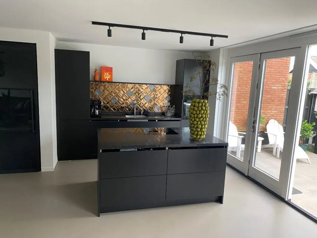 Aanbouw woning binnen