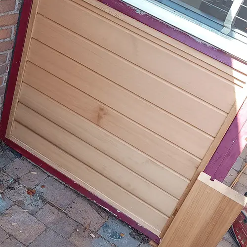 Houten onderdelen zijn vervangen voor WRC hout.